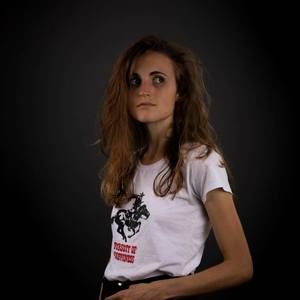 Meet your Posher, Iris